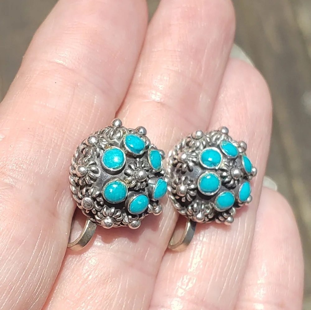 Vintage Native American Or Mexican Turquoise Sterling Silver Screwback Earrings - Picture 3 of 16